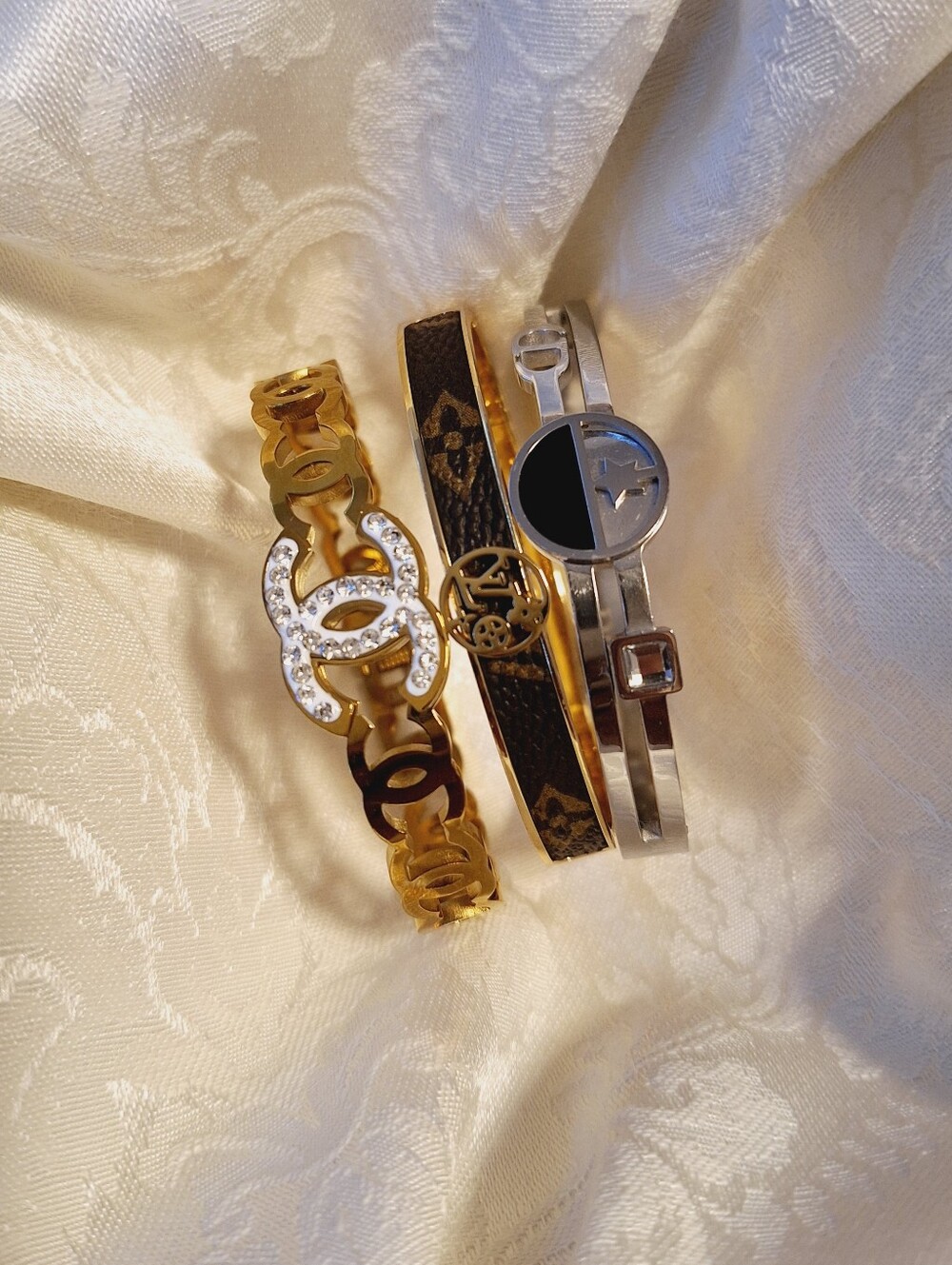 BANGLES with LOGO SET (3) - NEW